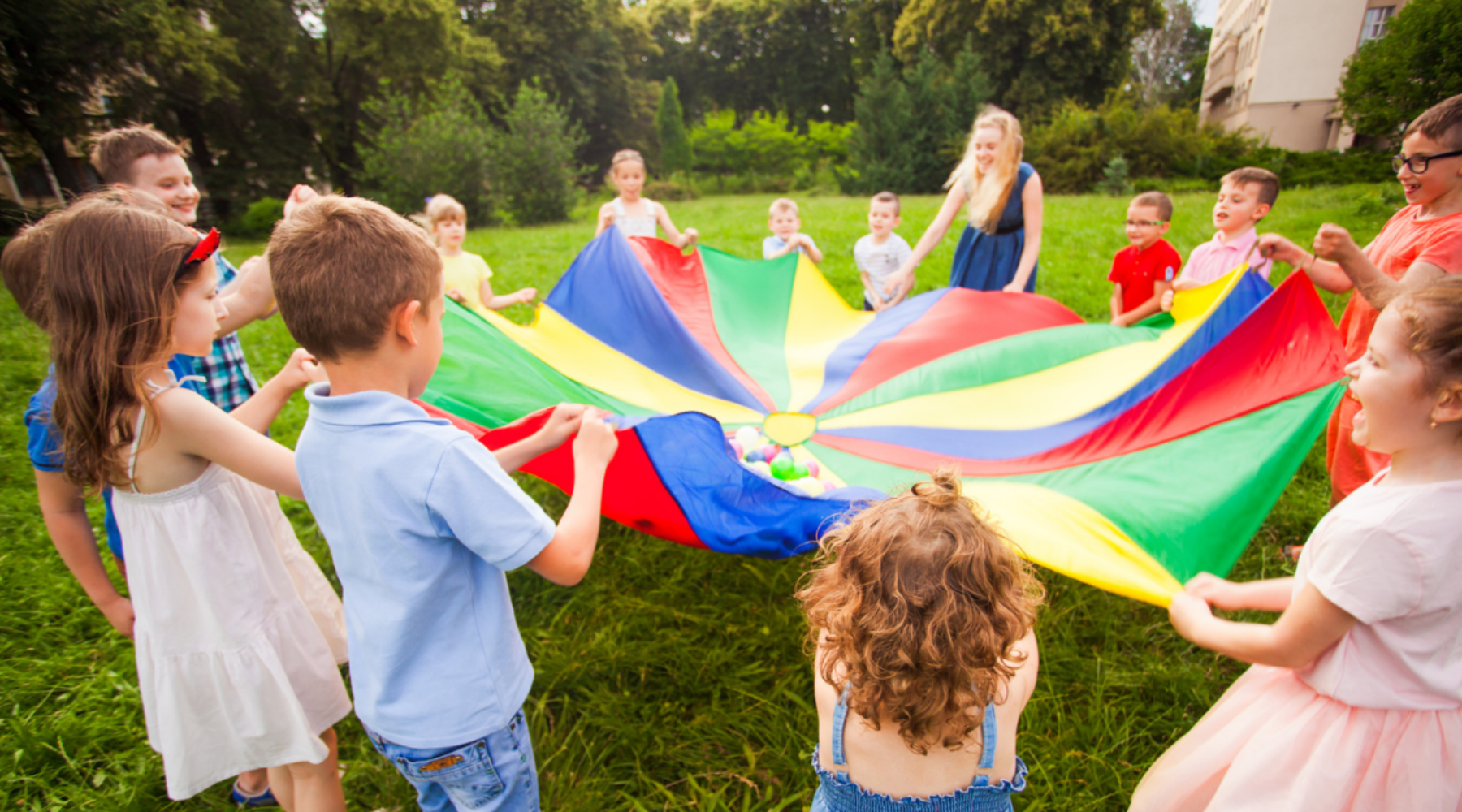 48 Parachute Games Kindergarteners & Toddlers Will Love