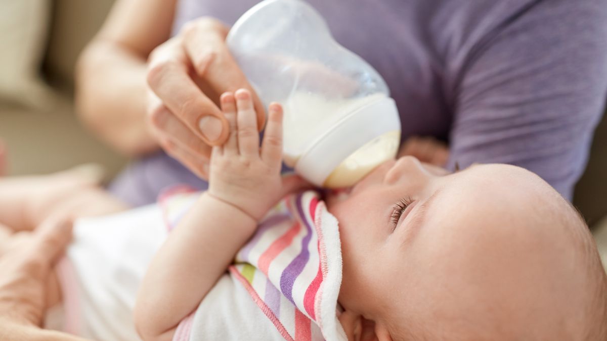 How to Recognize the Symptoms of Feeding Baby Spoiled Formula