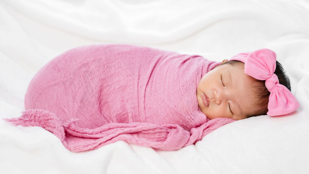 When is the Right Time to Stop Swaddling Your Baby?